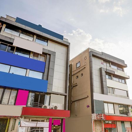 Отель Capital O Maple View Naroda Экстерьер фото
