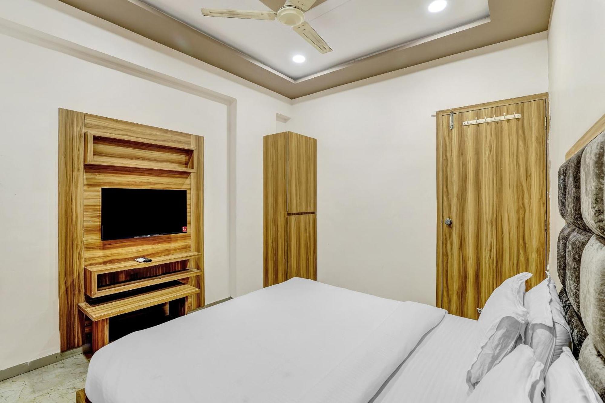 Отель Capital O Maple View Naroda Экстерьер фото
